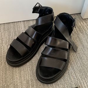 DR. MARTENS Clarissa Sandal US 8 (fits size 9)